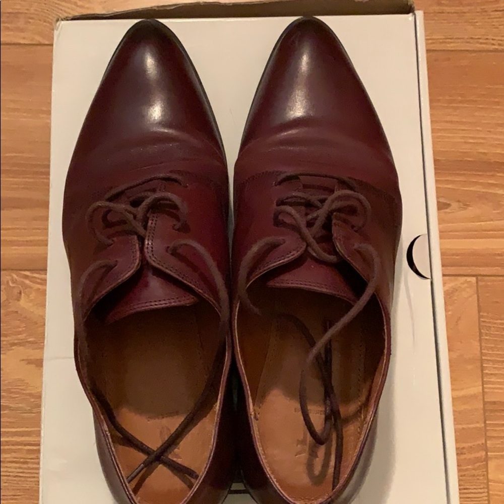 Bordeaux classic loafers by Frye